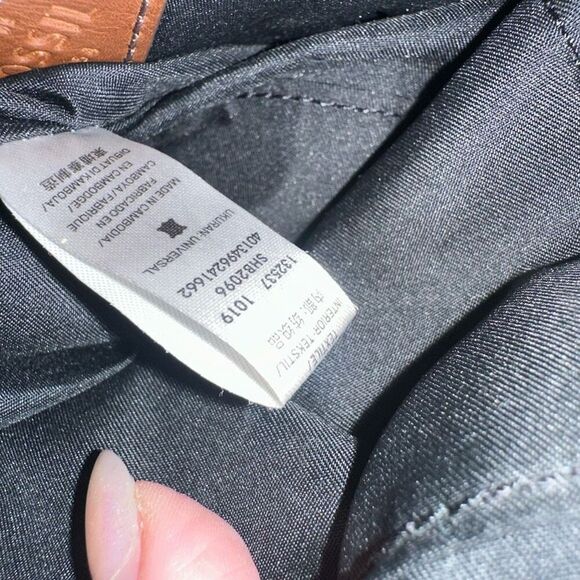 Fossil dual tone Leather Backpack - Missing one strap - Picture 11 of 12